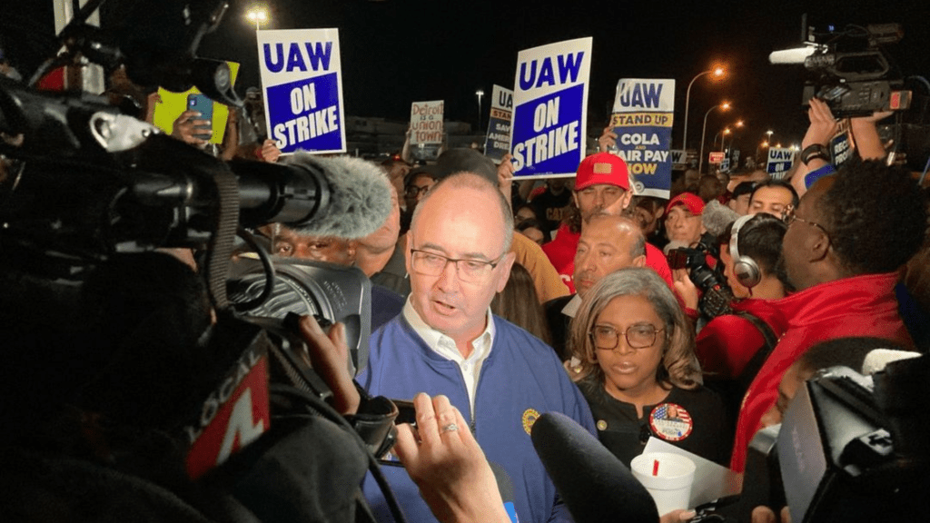 
UAW Strike Enters Second Week With No End in Sight